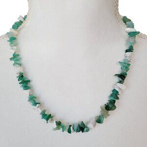 Artisan Green Chalcedony Quartz & Howlite Chip Beaded Necklace 20" Single Strand